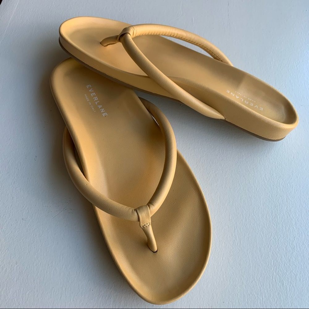 EVERLANE The Form thong molded footbed leather made in Italy